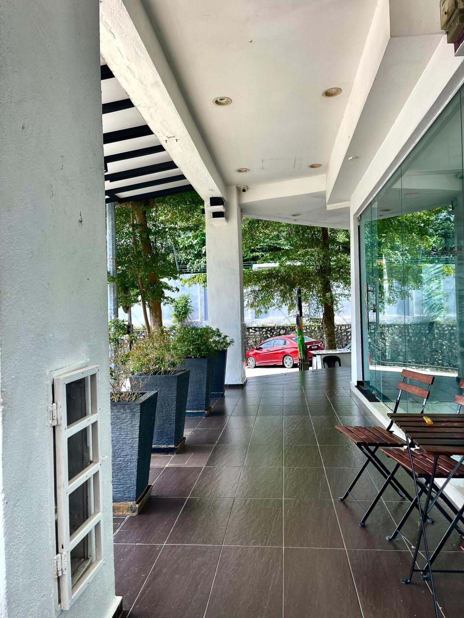 Hotel Villa Серембан Екстериор снимка