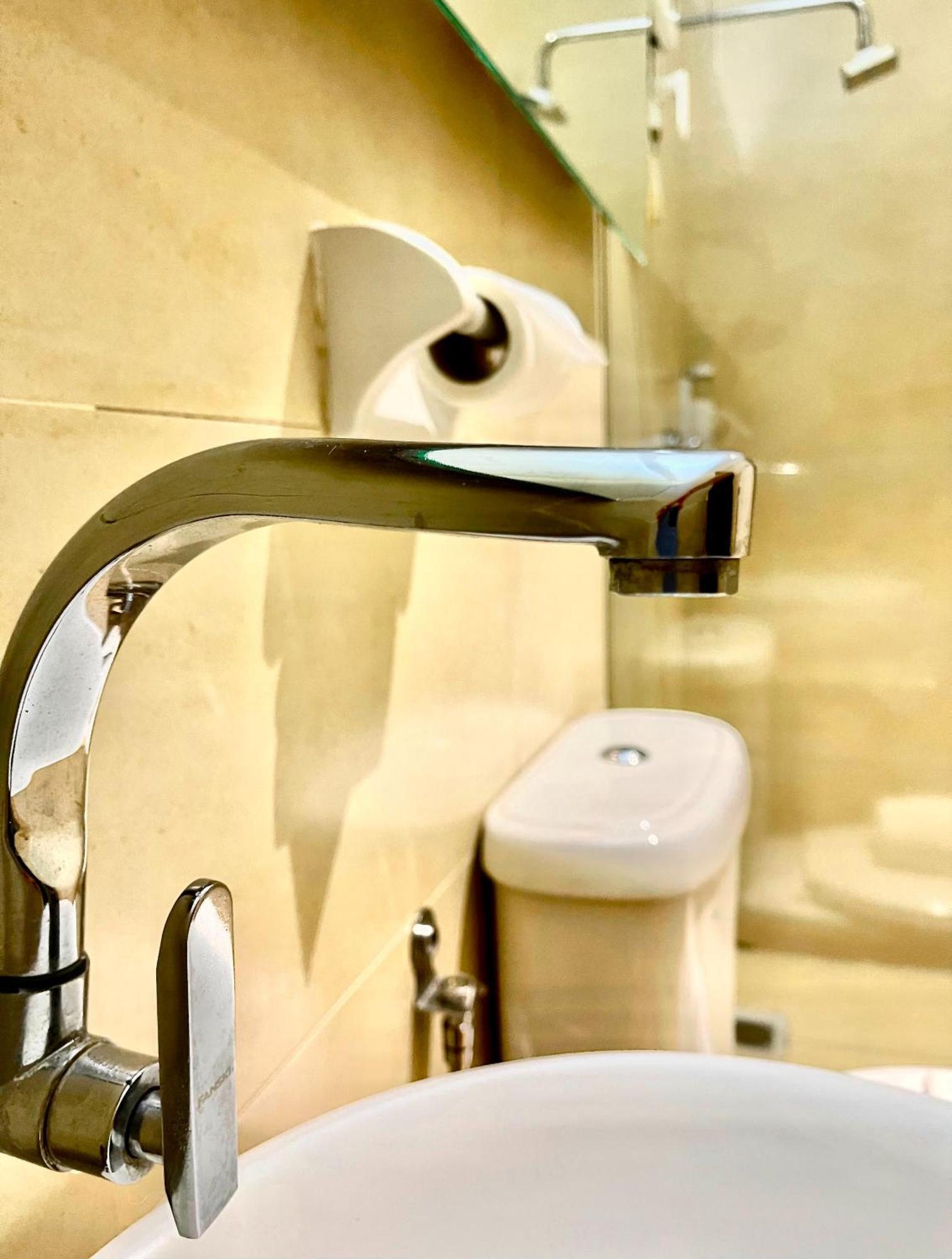 Hotel Villa Серембан Екстериор снимка