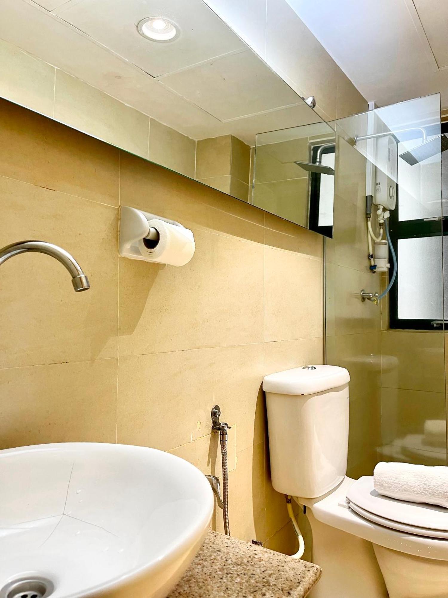 Hotel Villa Серембан Екстериор снимка