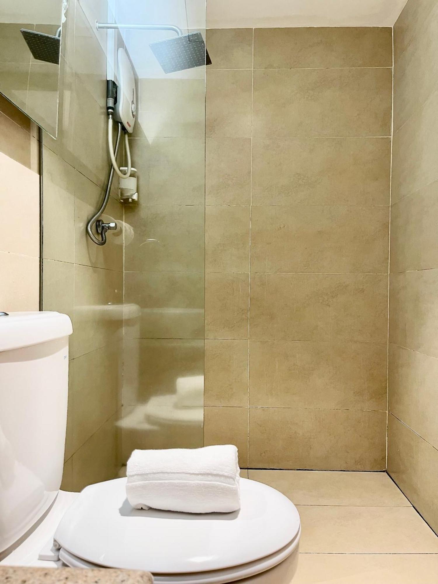 Hotel Villa Серембан Екстериор снимка